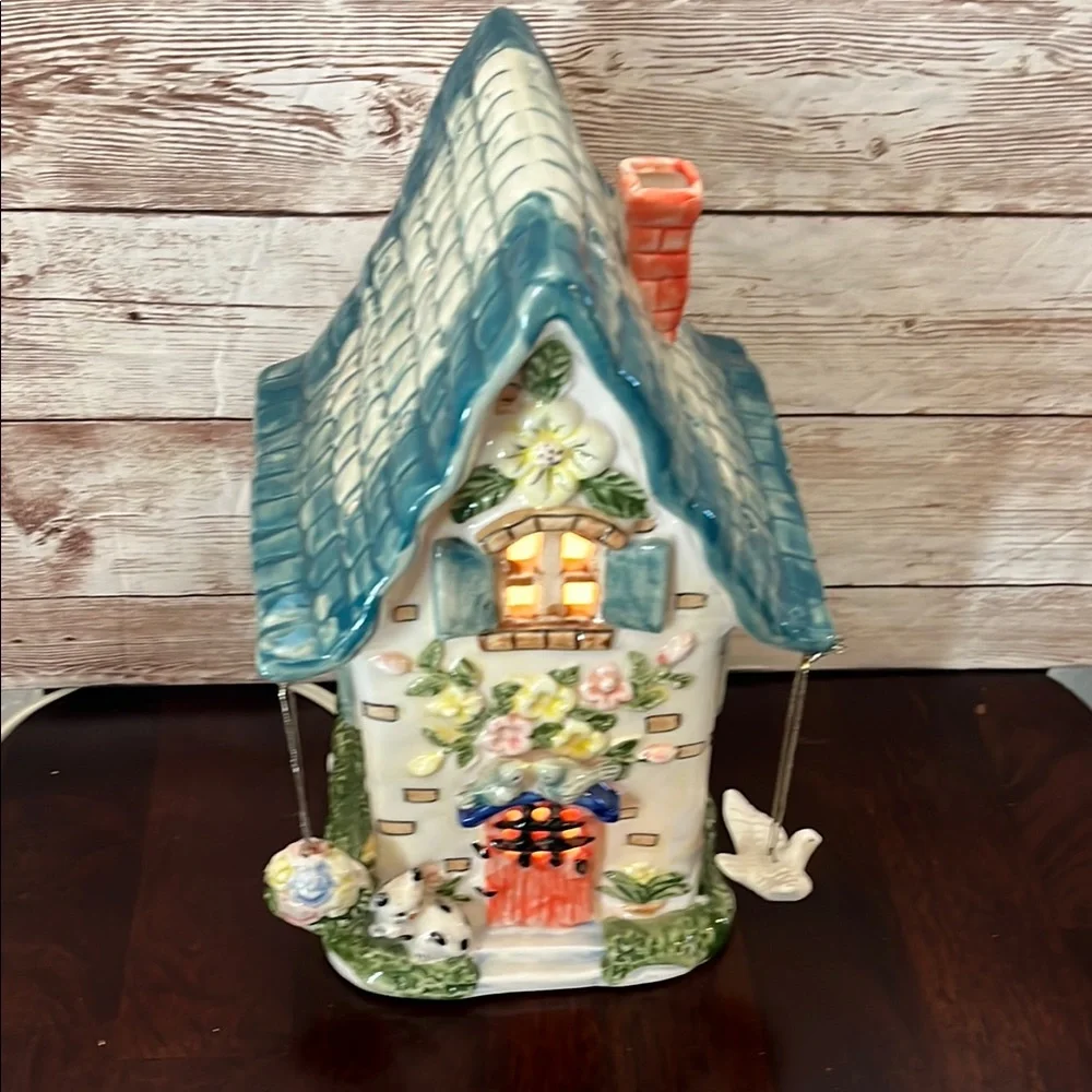 vintage Charming Cottage Ceramic Lantern - Blue and Cream